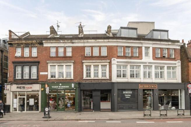 3 bed property, in Wandsworth High Street, £925,000