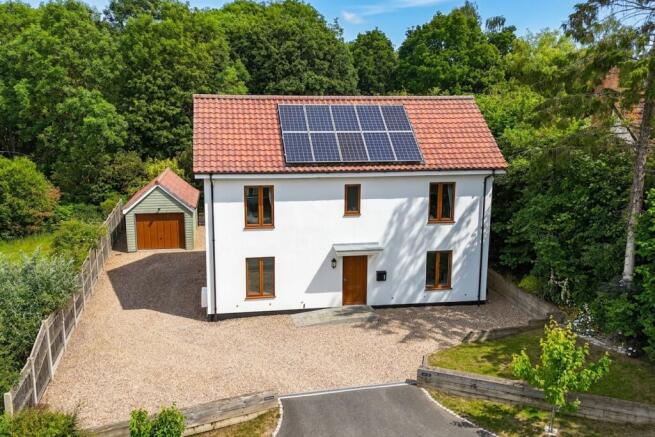 4 bed property, in Chediston, £550,000