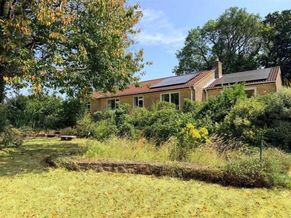 3 bed property, in Adams Green, £495,000