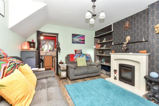 3 bed property, in Longley Road, £280,000
