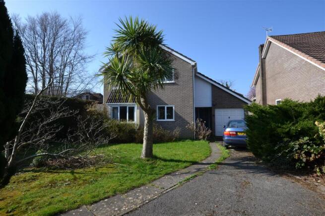 4 bed property, in Sedgemoor Close, £525,000