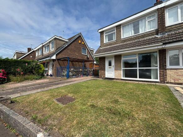3 bed property, in Appledore Drive, £275,000