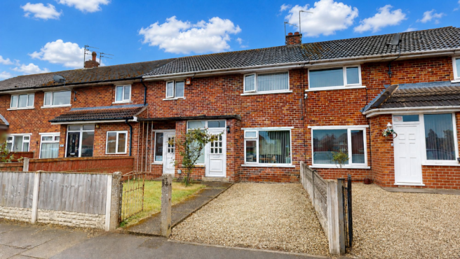 3 bed property, in Hillsborough Road, £170,000