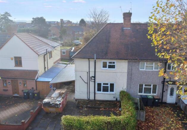 4 bed property, in Clifford Avenue, £284,000