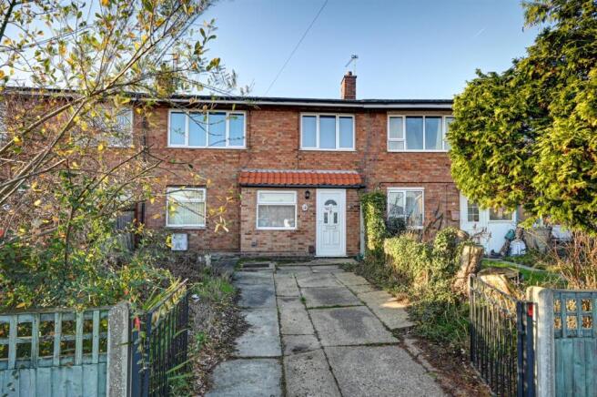 3 bed property, in St Edmund Close, £185,000