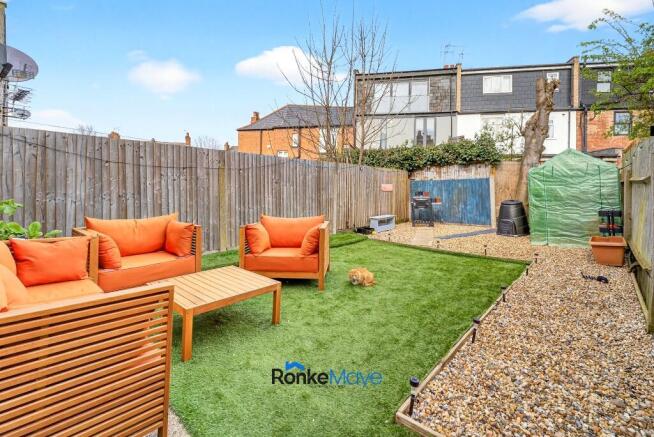 2 bed property, in St Johns Avenue, £350,000