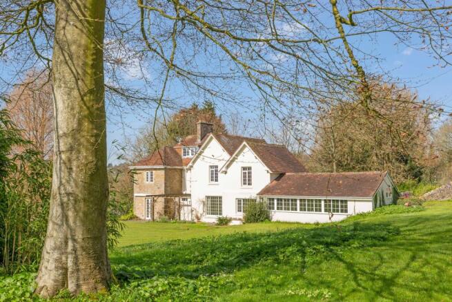 5 bed property, in Kings Green, £1,400,000