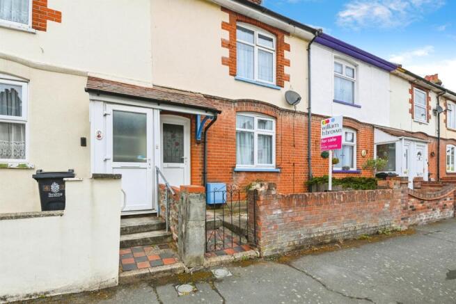 2 bed property, in Una Road, £160,000