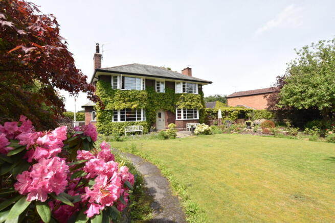 4 bed property, in Rose Mount, £825,000
