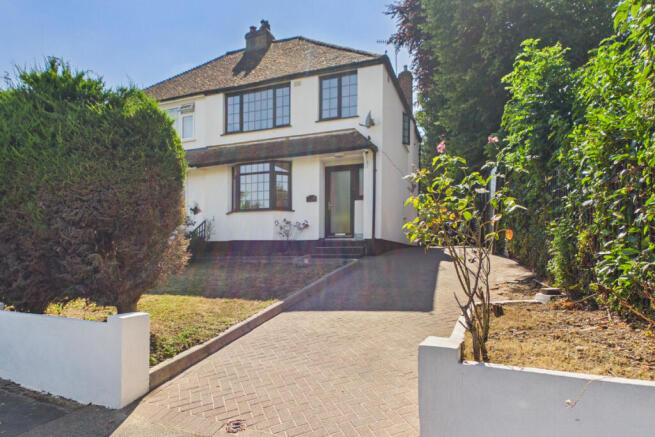 3 bed property, in Heath Lane, £550,000