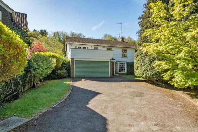 5 bed property, in Bramble Drive, £1,100,000
