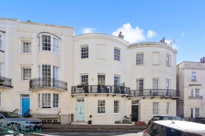 5 bed property, in Devonshire Place, £1,200,000