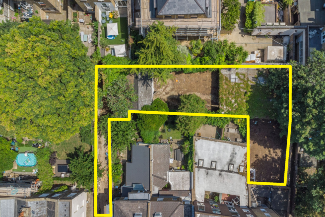 Land, in Goldhawk Road, £900,000
