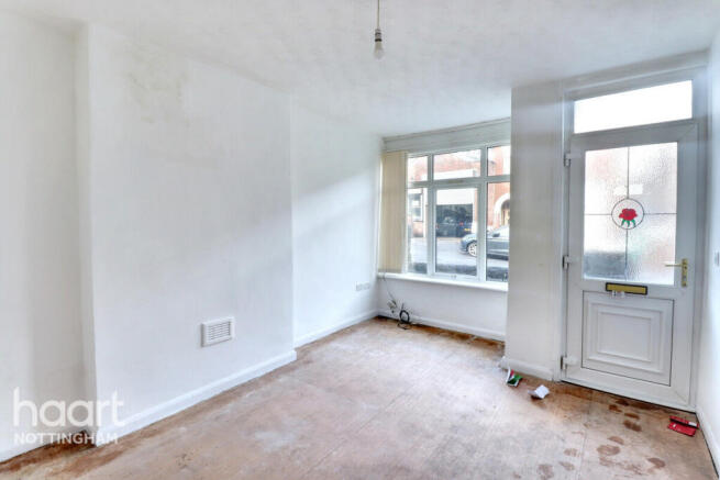 3 bed property, in Hendon Rise, £140,000