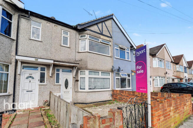 3 bed property, in Upminster Road South, £350,000