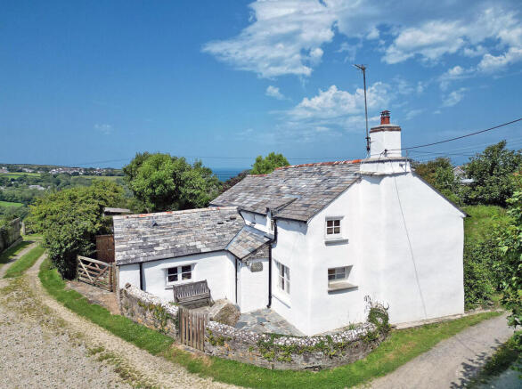 3 bed property, in St. Gennys, £595,000