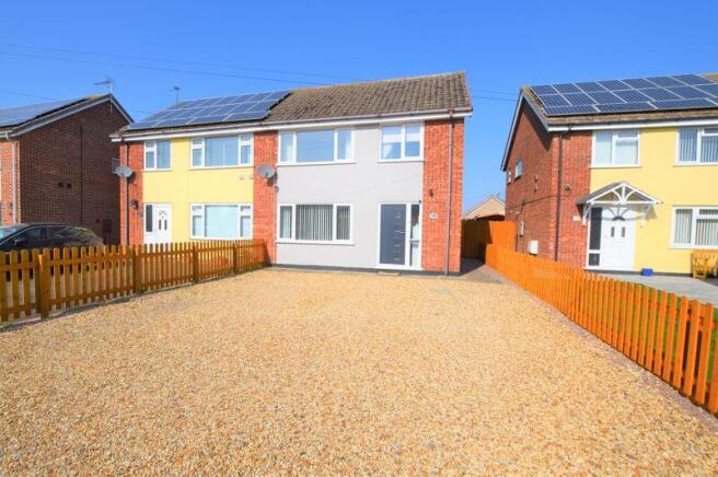 3 bed property, in Great Close, £190,000