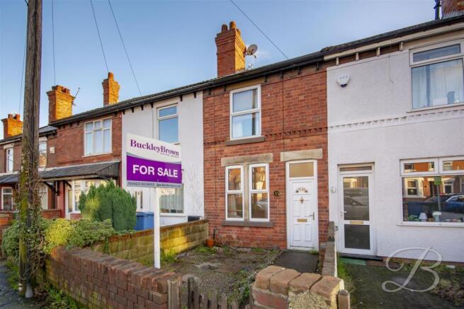 2 bed property, in Carter Lane, £85,000