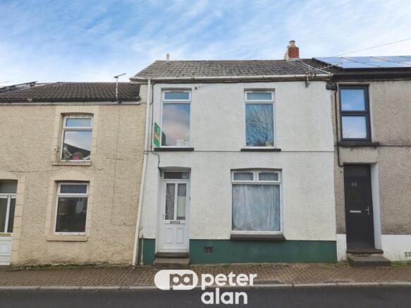 3 bed property, in Garn Road, £130,000