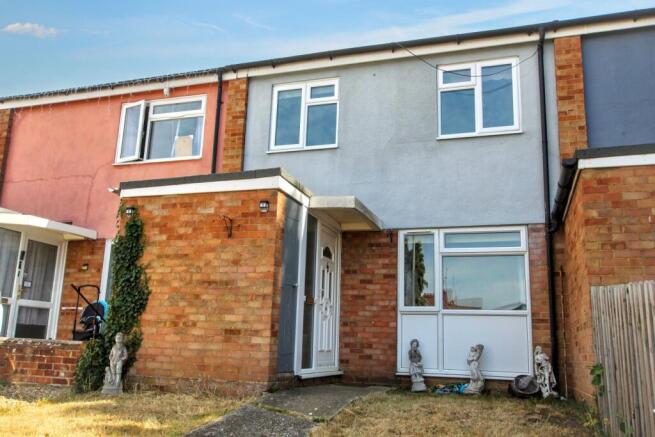 3 bed property, in Timperley Road, £170,000
