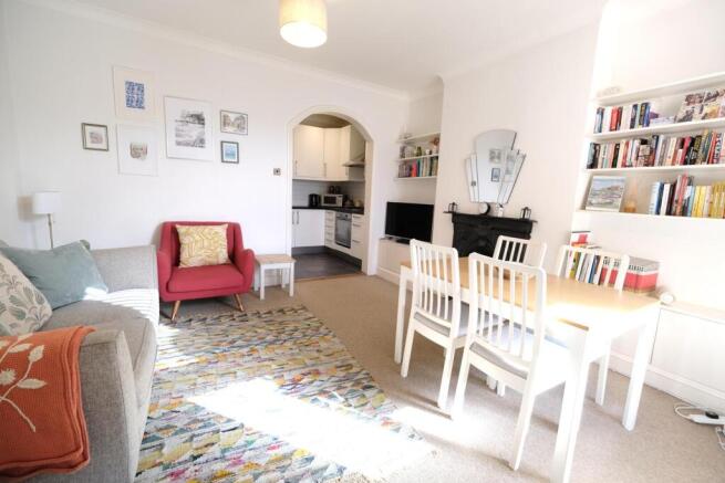 1 bed property, in Queens Road, £325,000
