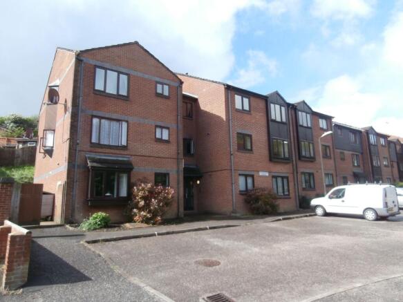 1 bed property, in Kinnerton Way, £79,950