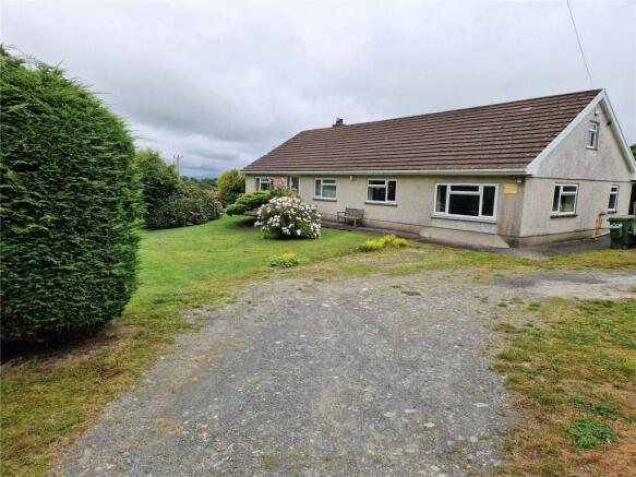 3 bed property, in Tanygroes, £500,000