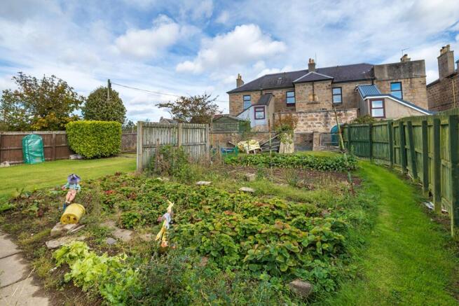2 bed property, in Surgery Premises Woodside Terrace, £80,000