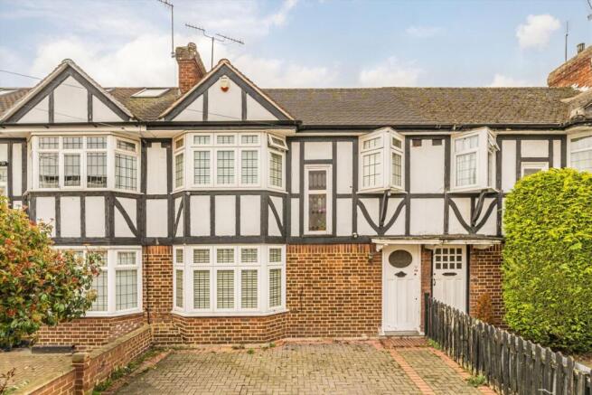 3 bed property, in Barnfield Avenue, £799,950