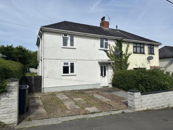 3 bed property, in Gwernant, £150,000