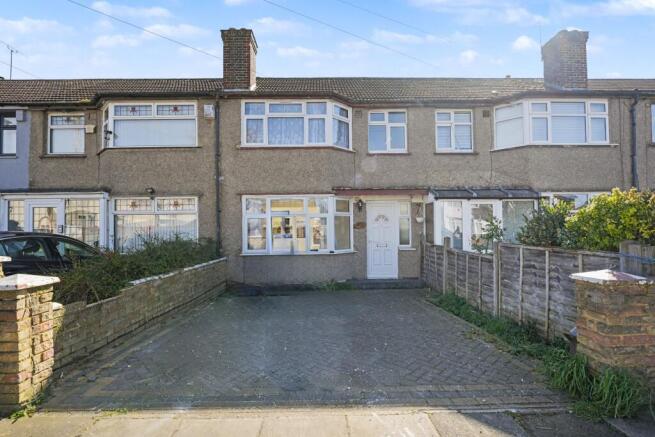 3 bed property, in Cambourne Avenue, £444,995