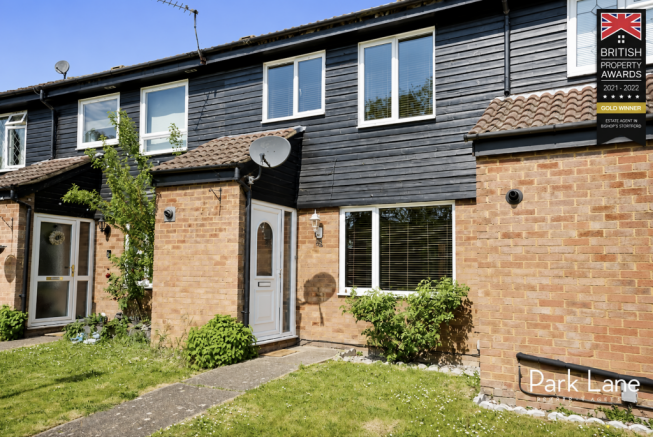 3 bed property, in Wentworth Drive, £385,000
