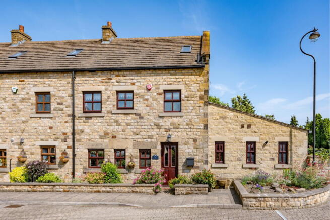 3 bed property, in The Dovecote, £415,000
