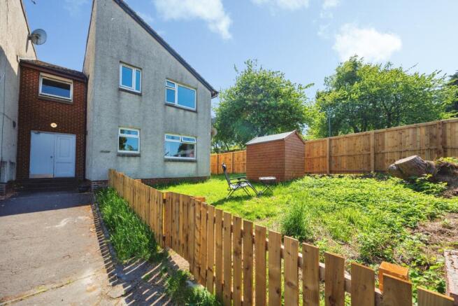 1 bed property, in Alyth Drive, £68,000