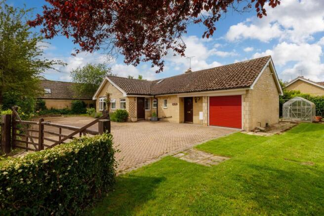 3 bed property, in Stratford-Upon-Avon CV37, £650,000