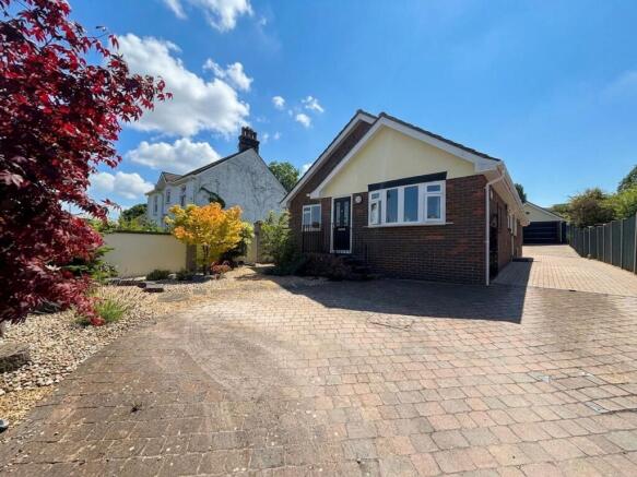 3 bed property, in Camel Green Road, £539,950