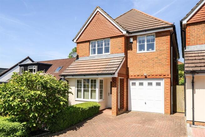 4 bed property, in Marlborough Mews, £850,000