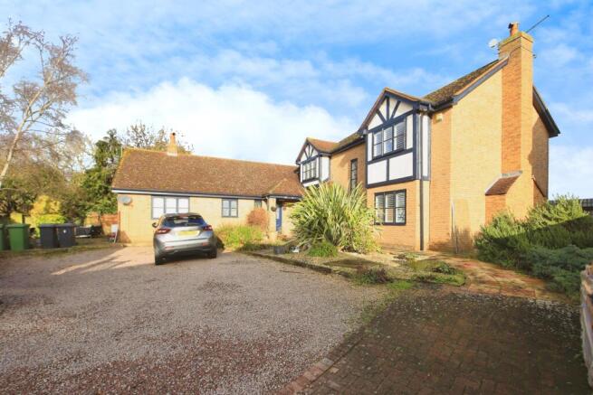 7 bed property, in South Street, £850,000