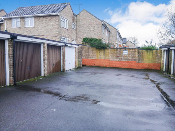Land, in Forecourt land at Grace Square, £500