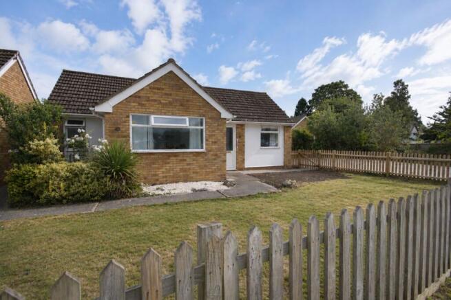 3 bed property, in Frog End, £450,000