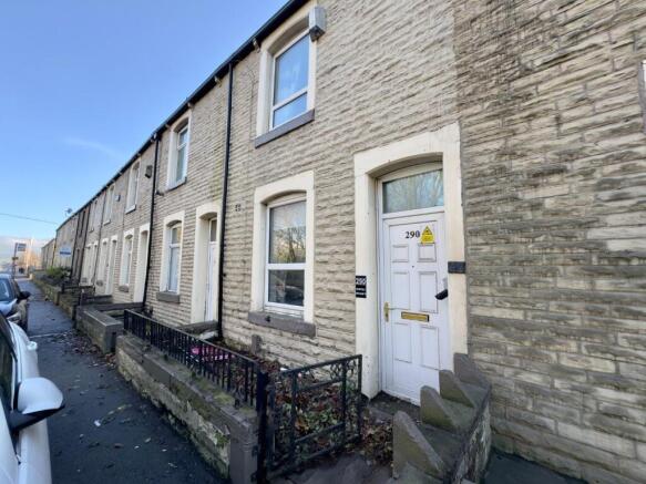 2 bed property, in Accrington Road, £49,500