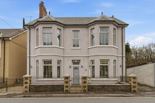 4 bed property, in Cwmavon Road, £300,000