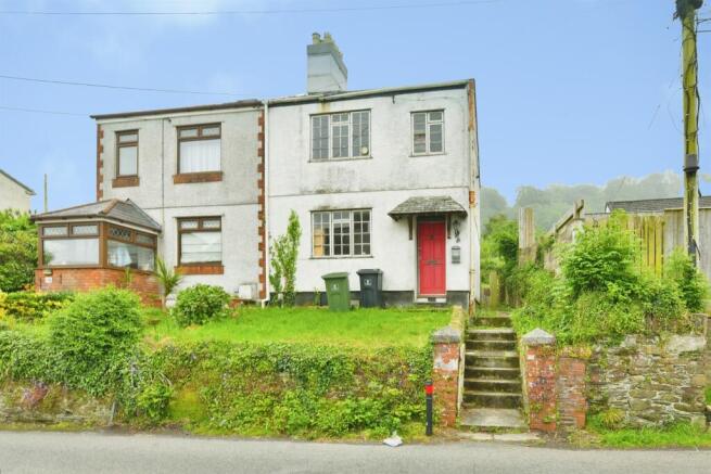 2 bed property, in Merafield Road, £130,000