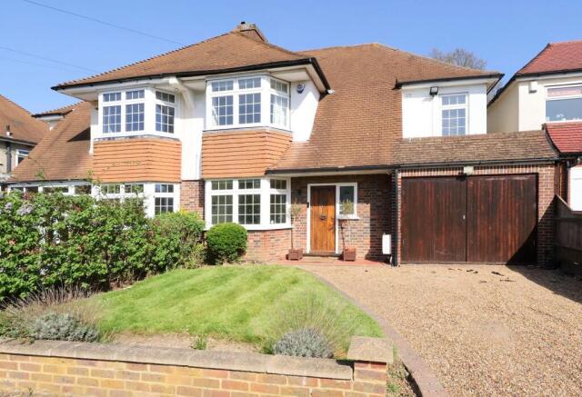 4 bed property, in The Lees, £735,000