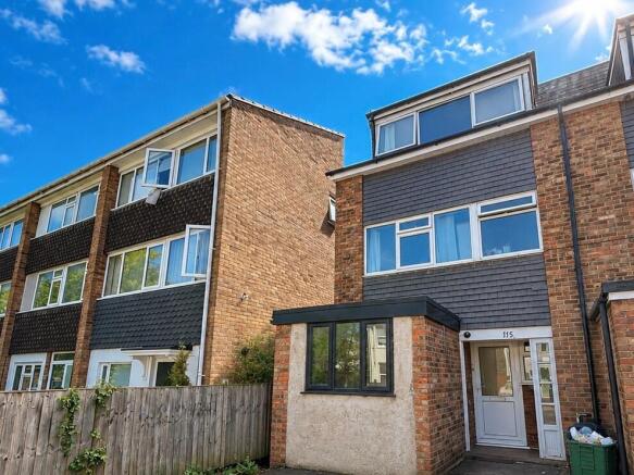 4 bed property, in London Road, £550,000