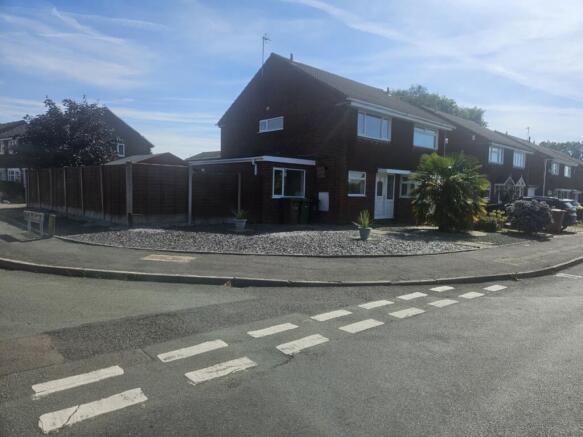 2 bed property, in 43 Kewstoke Road, £240,000