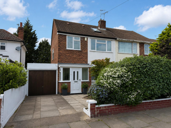 3 bed property, in Milligan Road, £250,000