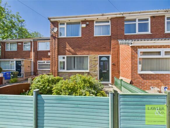 3 bed property, in Anne Street, £225,000