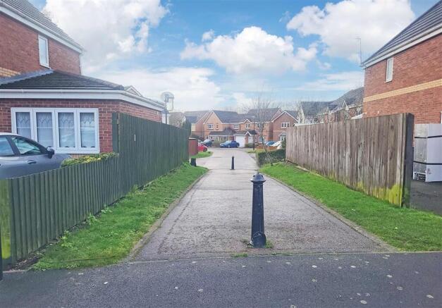 Studio, in Mercury Way, £1,000