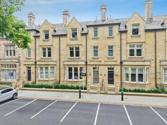 6 bed property, in 17 Portland Square, £775,000